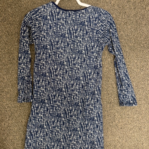 NWT Area Code 407 Size 10 Long Sleeve Navy Blue Pattern Sheath Dress - Picture 3 of 4